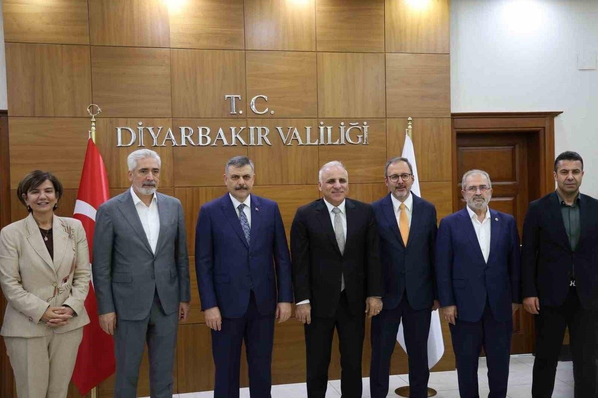 İçişleri Bakanı Mustafa Çiftçi Diyarbakır'da: Terörsüz Türkiye, Amedspor ve operasyon mesajı