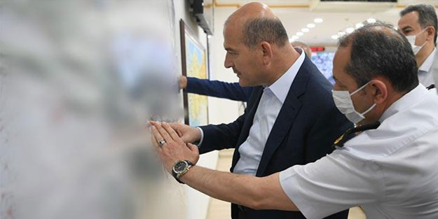 İçişleri Bakanı Soylu Jandarma Harekat Merkezi'ni ziyaret etti