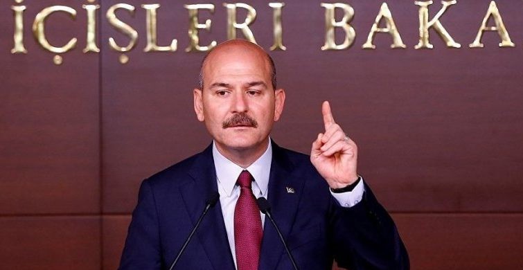 İçişleri Bakanı Süleyman Soylu Diyarbakır'da anneleri ziyaret etti