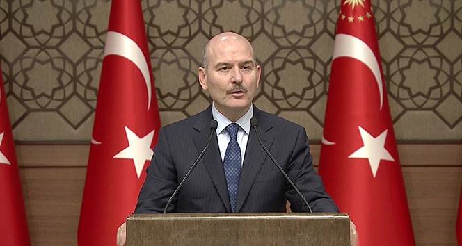 İçişleri Bakanı Süleyman Soylu, göçmenlerle bir araya geldi
