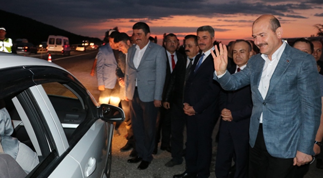 İçişleri Bakanı Süleyman Soylu trafik denetimine katıldı