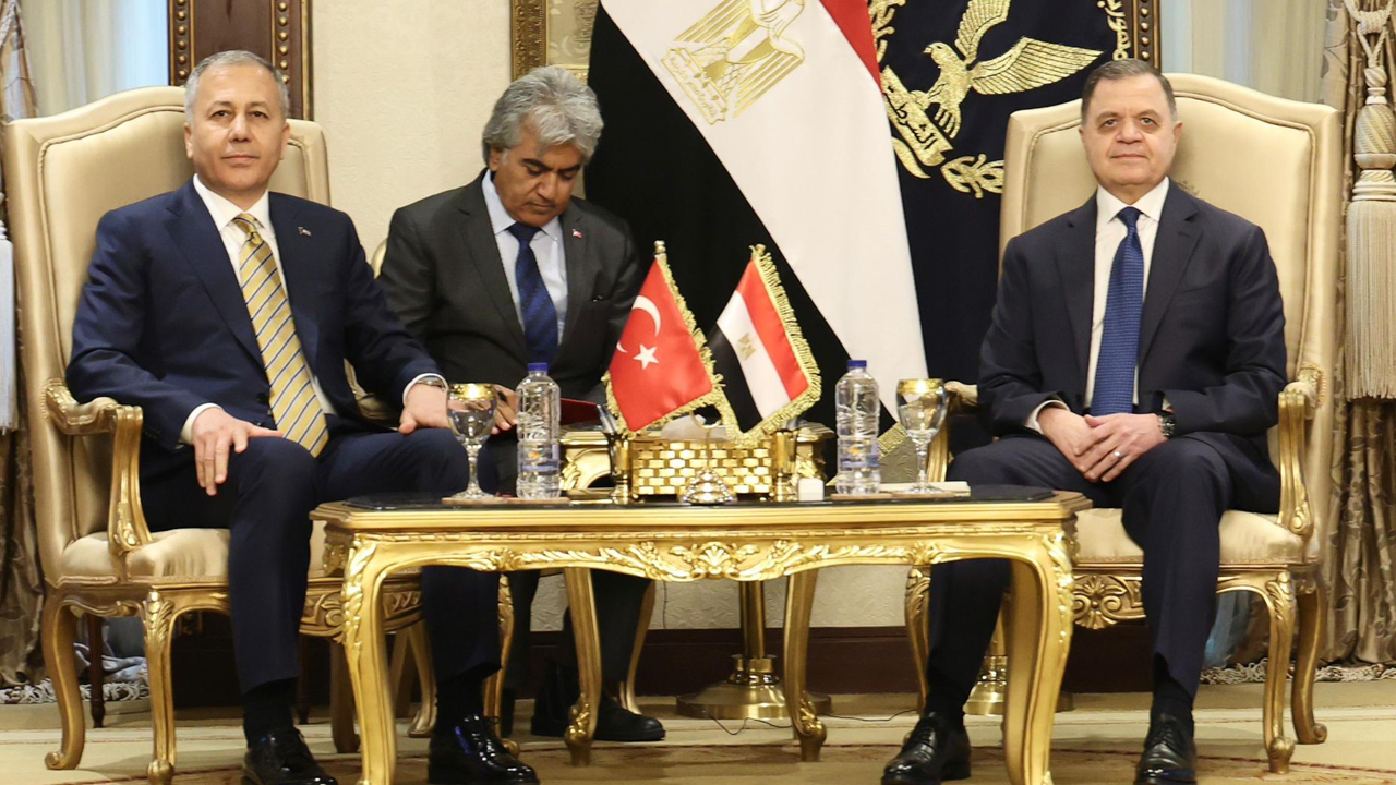 İçişleri Bakanı Yerlikaya Mısır’da! Öncelikli konu: İnsani yardımların Gazze’ye daha hızlı ulaşması