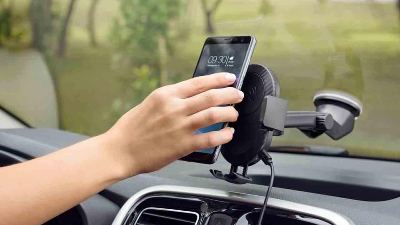 İçişleri Bakanlığından araçlardaki telefon tutucularla ilgili yeni açıklama: Spekülasyonlara inanmayın!