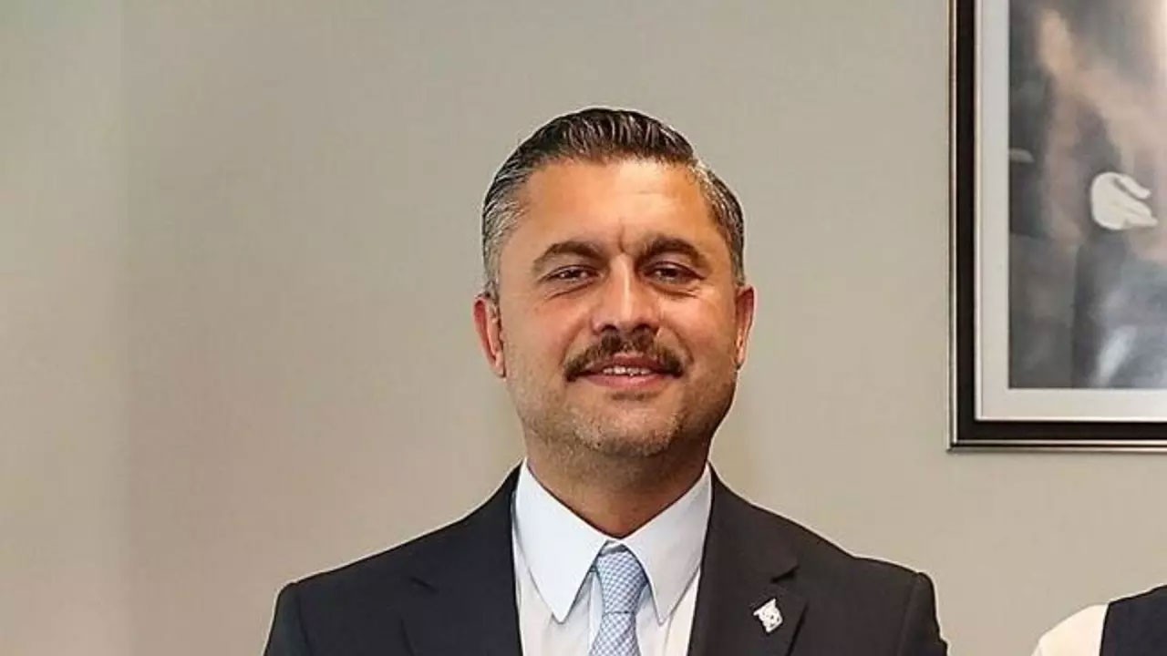 CHP'li belediyelerde rüşvet skandalı hız kesmeden devam ediyor! Özgür Kabadayı görevden uzaklaştırıldı