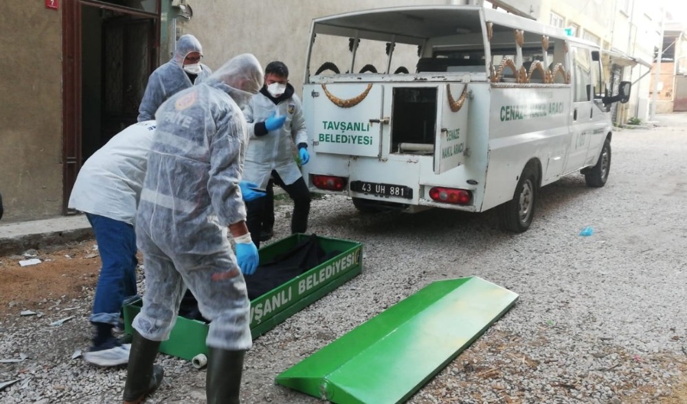 İçki masasındaki tartışma kanlı bitti: 1 ölü, 2 yaralı 