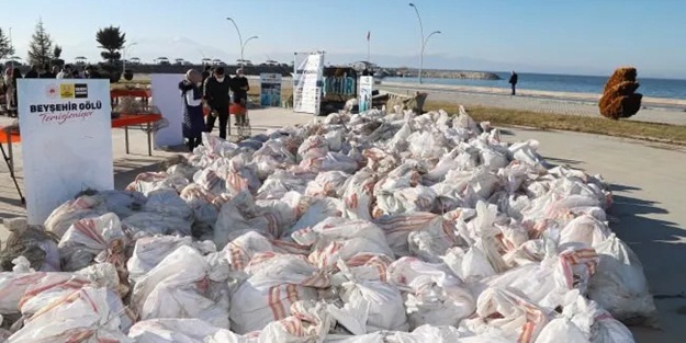 İçler acısı görüntü! Hepsi Beyşehir Gölü'nden çıktı