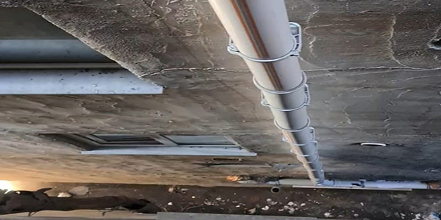 İdamlık bunlar! 22 yaşındaki kadın banyoda doğurduğu bebeği bina boşluğuna attı