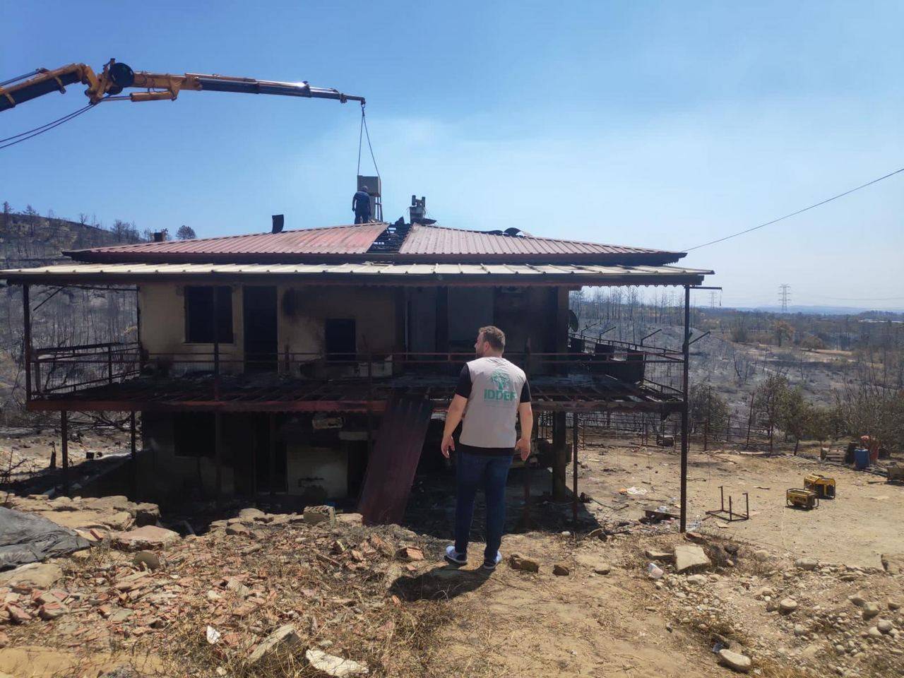 İDDEF ekipleri yangın bölgesinde