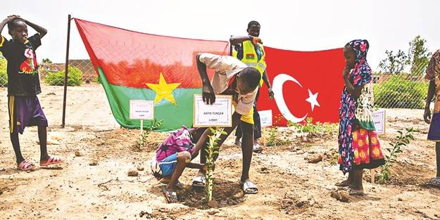 ‘İDDEF’in ‘Afrika Fidan Projesi’ devam ediyor