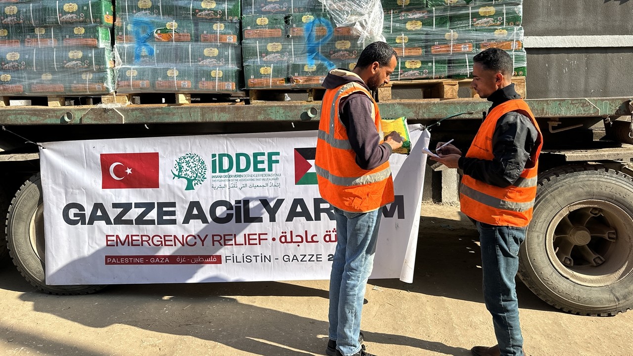 İDDEF’in İnsani Yardım Tırları Gazze’de