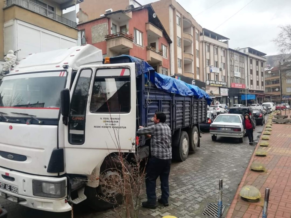 “İdlib İçin Yolun İyilik Olsun” yardım kamyonları Çaycuma’dan yola çıktı 