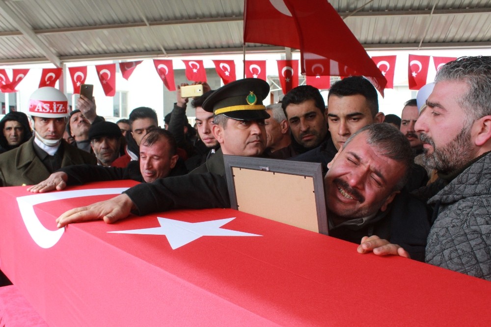 İdlib şehidi son yolculuğuna uğurlandı 