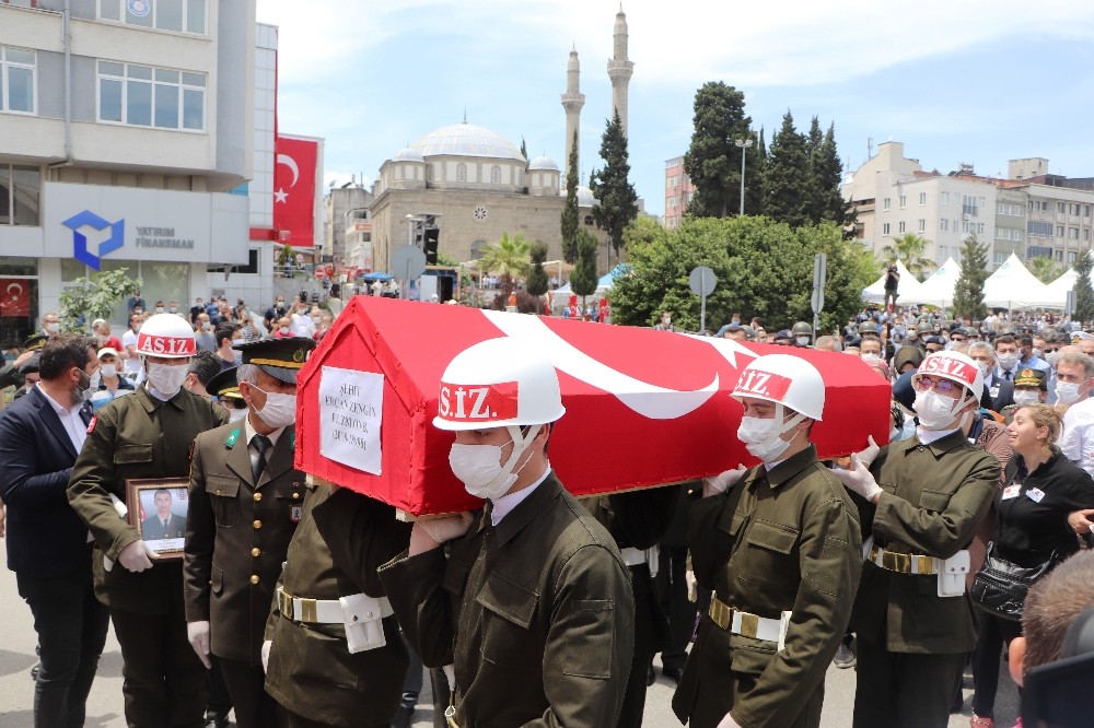 İdlib şehidi son yolculuğuna uğurlandı 
