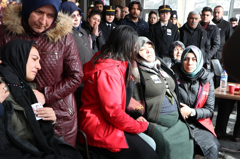 İdlib şehidi son yolculuğuna uğurlanıyor 