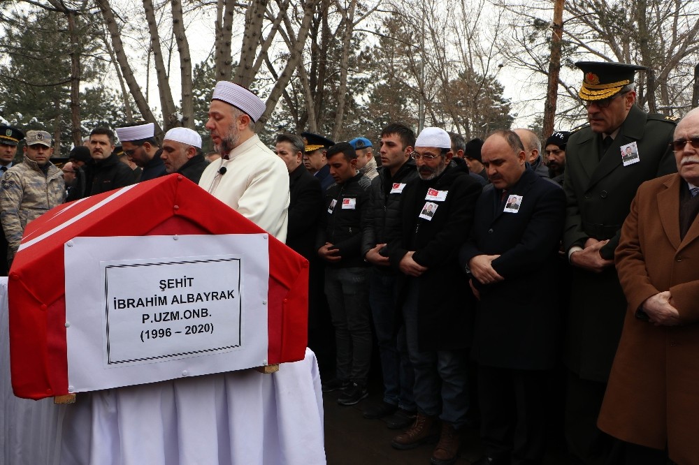 İdlib şehidine gözü yaşlı veda 