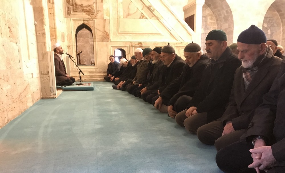 İdlib şehitleri için Yasin’i Şerif okundu 