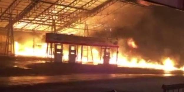 İdlib'de benzin istasyonunda patlama: Ölü ve yaralılar var