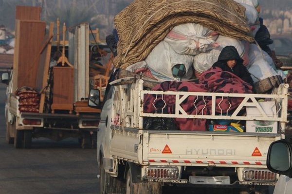 İdlib'den kaçan 27 bin kişi daha Türkiye sınırında
