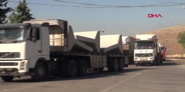 İdlib'e beton blok sevkiyatı