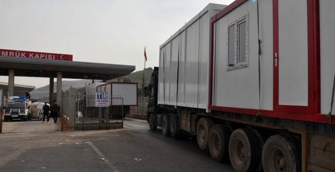 İdlib’e beton blok ve konteyner sevkiyatı devam ediyor