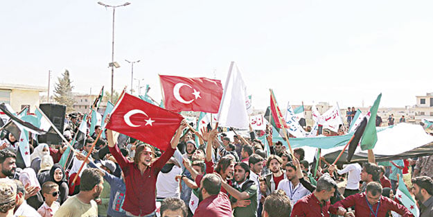 İdlibliler Mehmetçiğe duacı