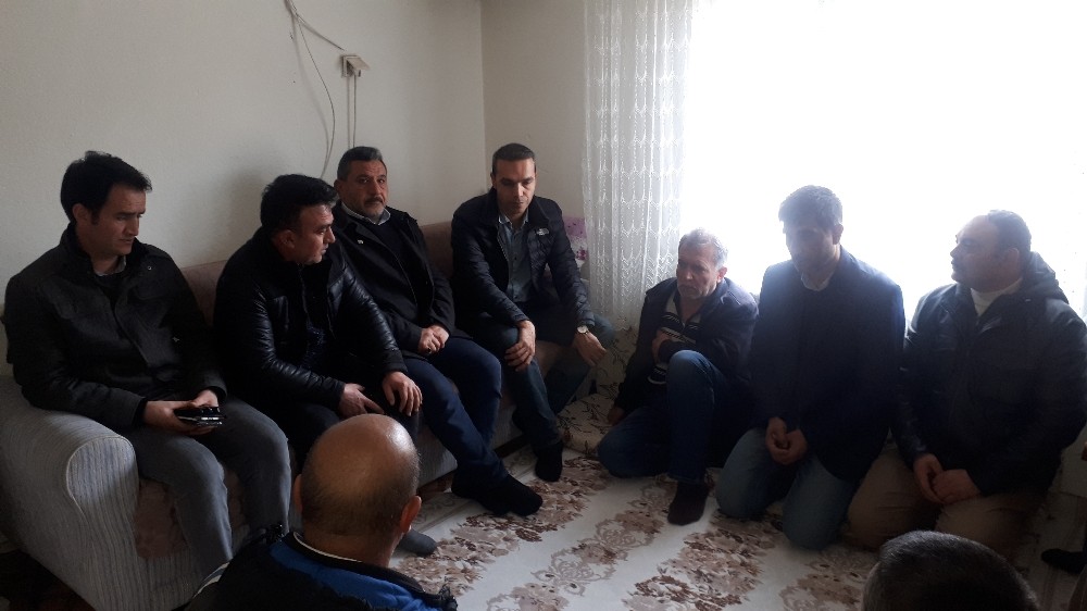İdlip’de yaralanan askerin ailesine ziyaret 