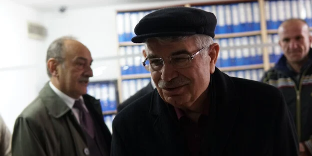 İdris Naim Şahin'e soğuk duş