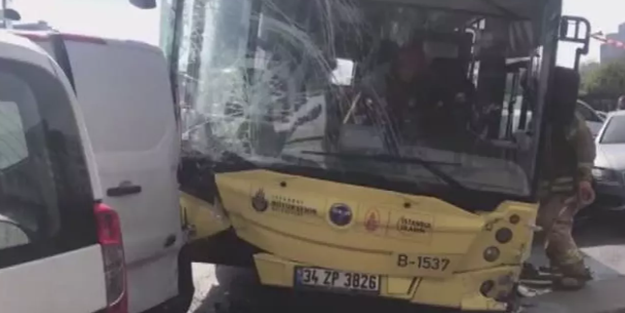 İETT otobüsü 6 araca birden çarptı