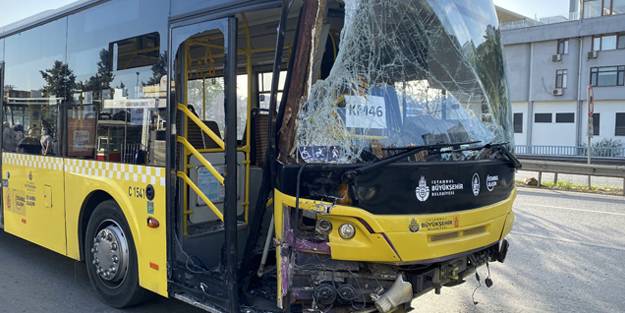 İETT otobüsü ve 2 minibüs birbirine girdi