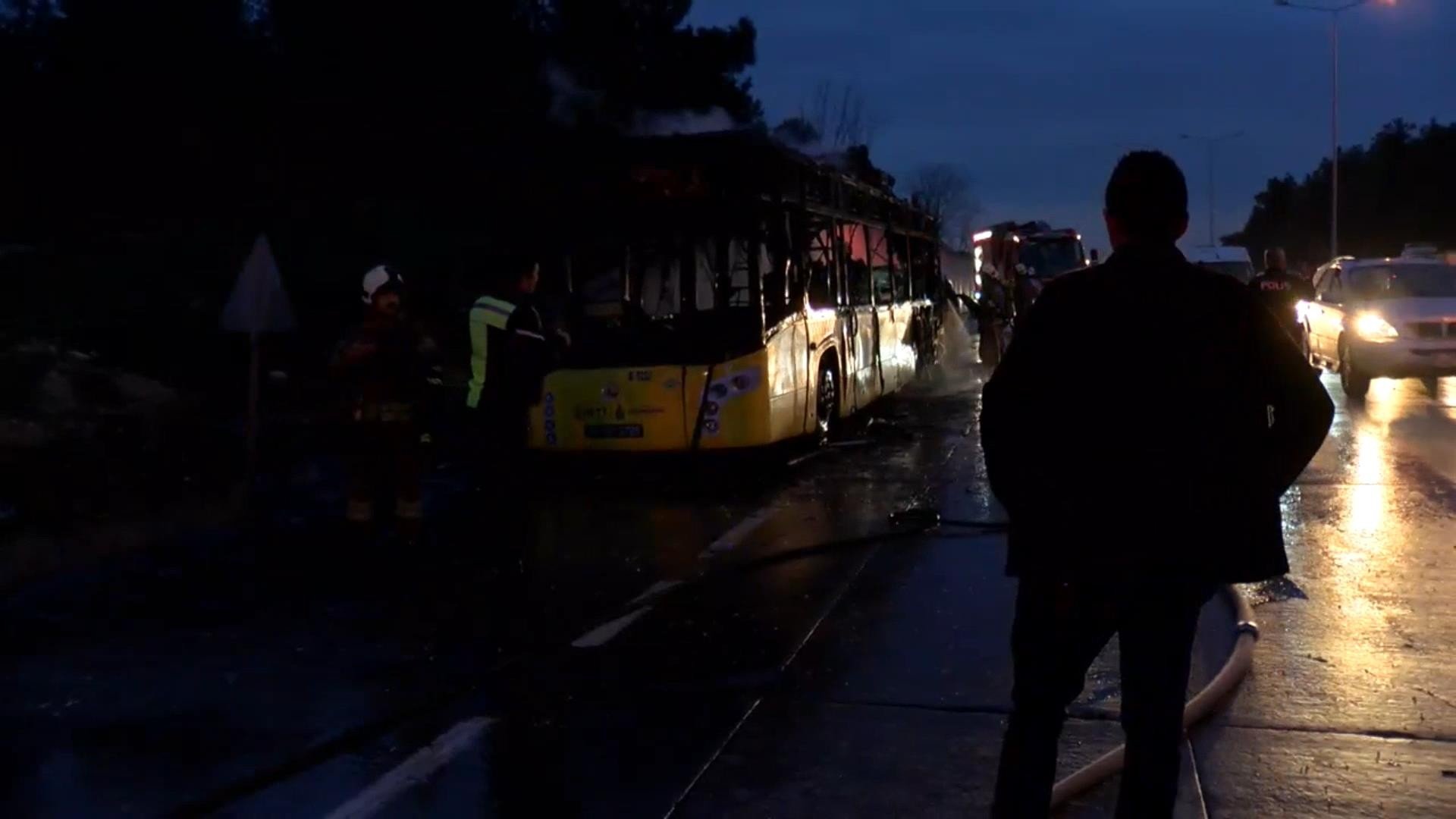 İETT otobüsünde korkutan yangın!