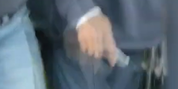 İETT şoförü mü eşkıya mı? Yolcuları bıçak çekerek tehdit etti!