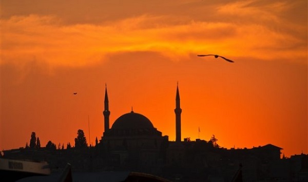 İftar bugün saat kaçta? Akşam ezanı kaçta okunacak? 3 Nisan 2022 Pazar İstanbul, Ankara, İzmir iftar vakitleri: