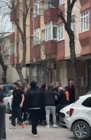 İftar Saatinde Sinirler Gerildi: Park Yüzünden Sokak Ortasında Kavga