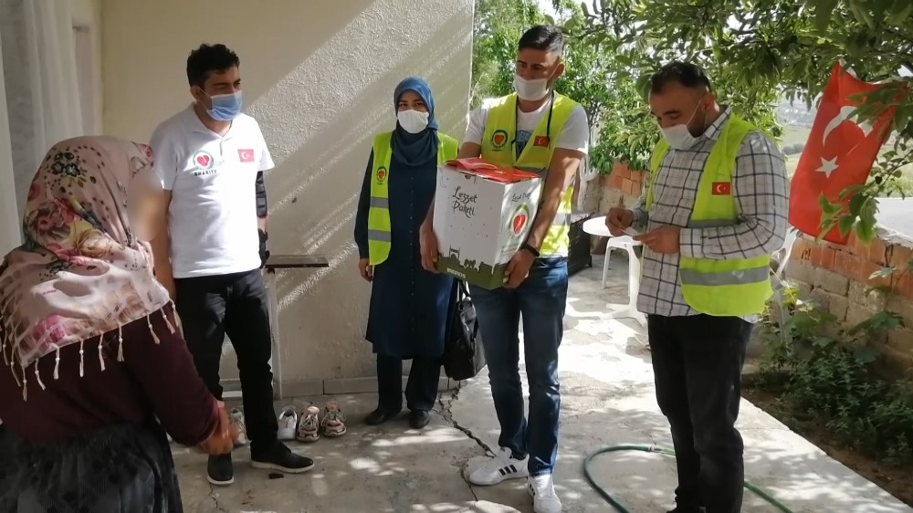 İftar sofraları şehitlerin ismiyle kuruluyor 