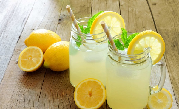 İftar sofralarınız için buz gibi bir limonataya ne dersiniz?