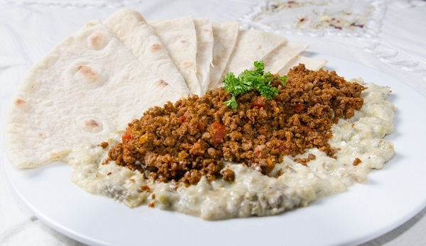 İftar sofralarınızı şenlendirecek bir lezzet: Kıymalı beğendi