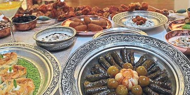 İftarda 10 dakika kuralı uygulayın! Kabızlık, hazımsızlık, şişkinliğe son verin!