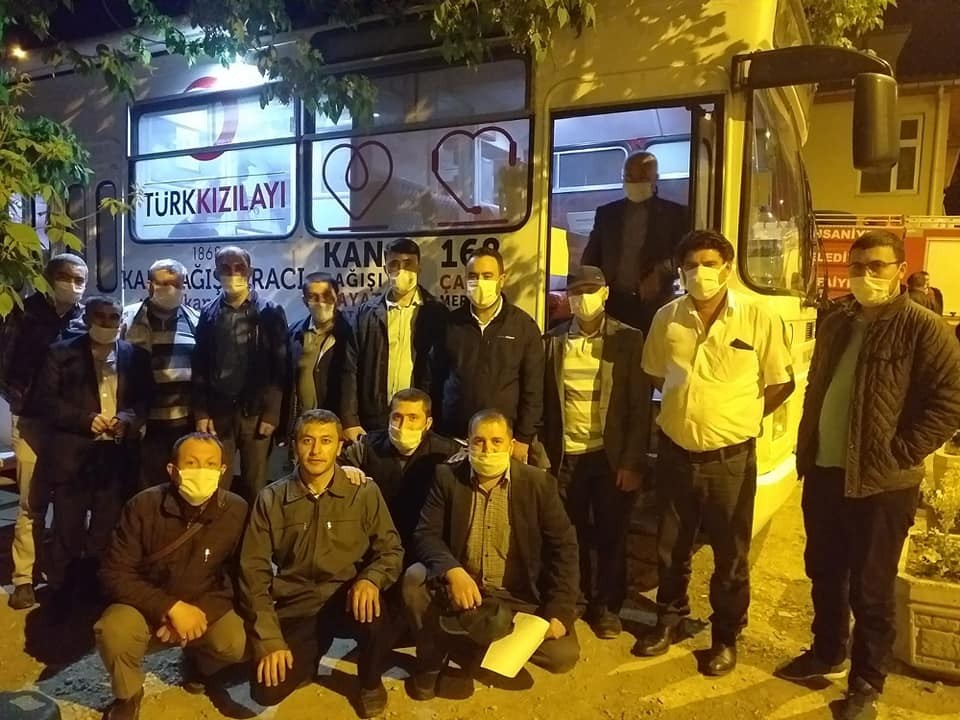 İftarını açan kan bağışına koştu 