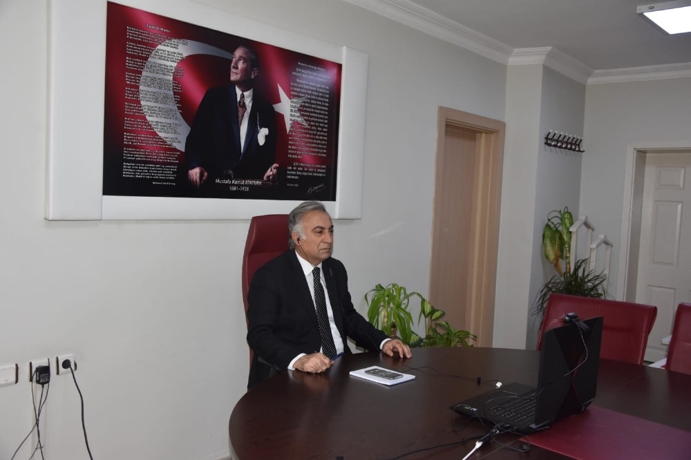 Iğdır Milli Eğitim Müdürü Gönen, dijital ortamda öğrenci velileri ile toplantı yaptı 