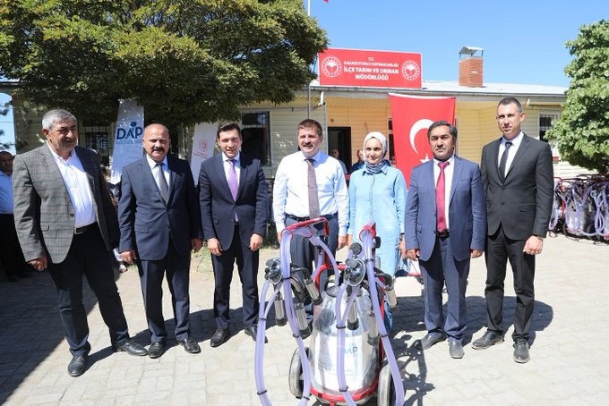 Iğdır’da süt sağım makinesi dağıtıldı