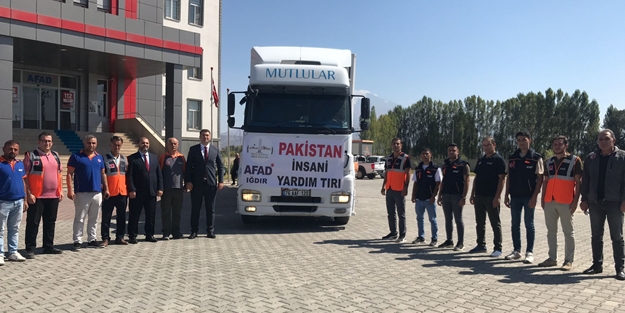 Iğdır’dan Pakistan'a yardım tırı