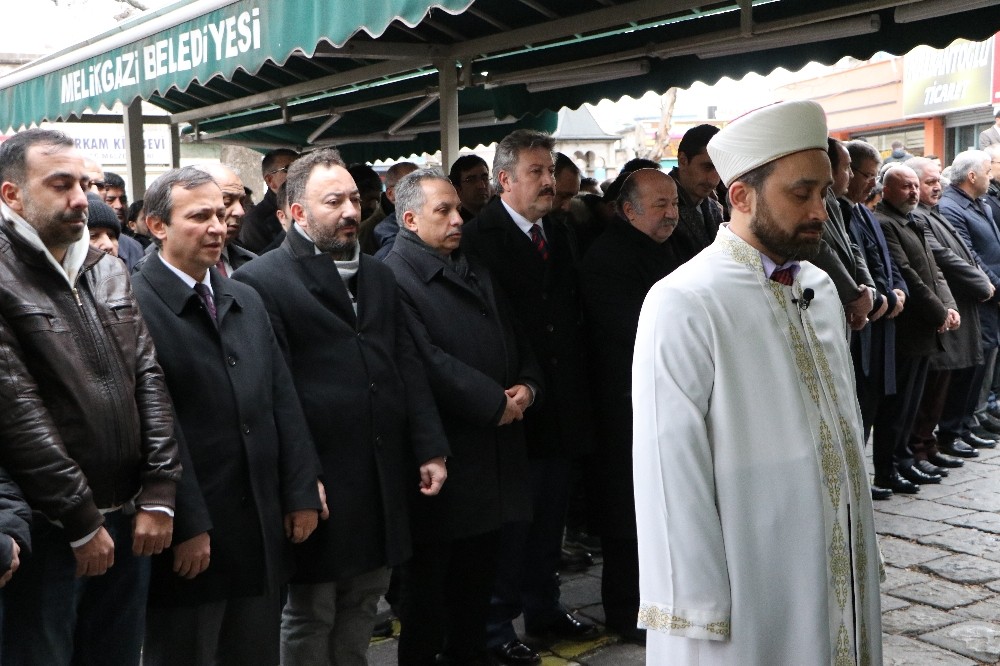 İHA Kayseri Bölge Müdürü Cem Atakan’ın babası Mehmet Atakan Toprağa verildi 