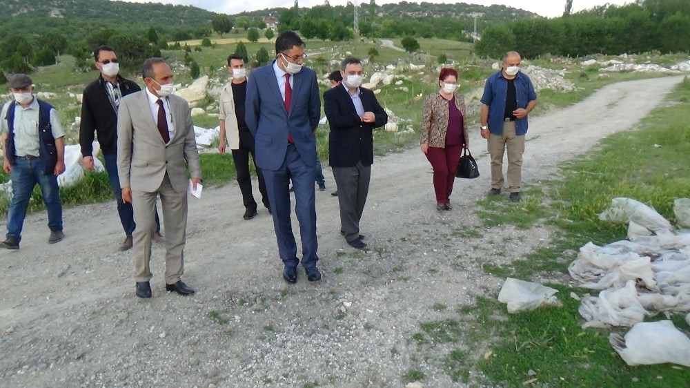 İHA’nın haberi ses getirdi, Vali Çelik’in talimatıyla moloz ve inşaat atıkları temizleniyor 