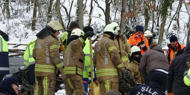 İhbar üzere bölgeye gelen itfaiye ekipleri trajediyle karşılaştı
