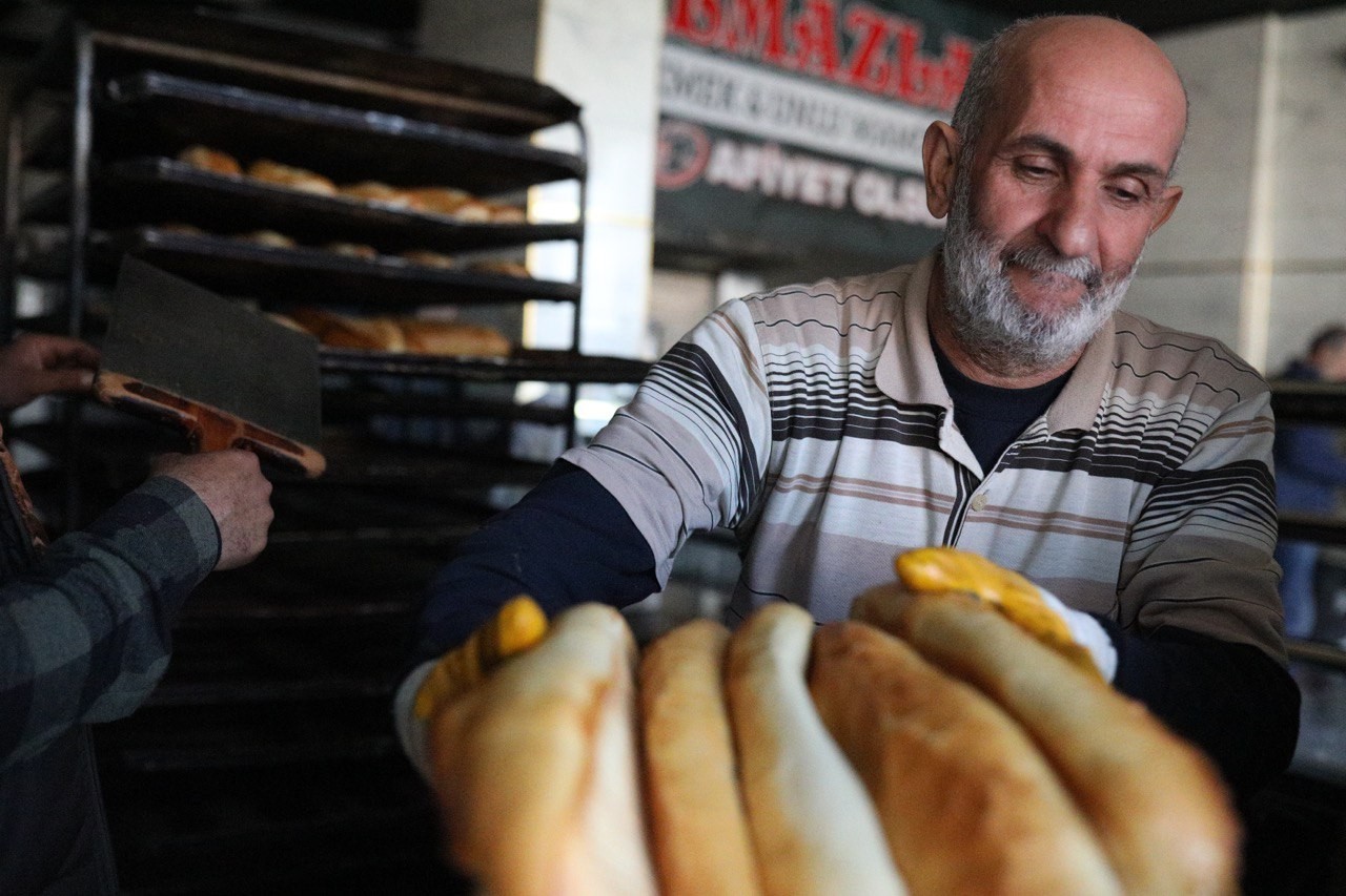 İHH Adıyaman’da sıcak ve taze ekmek üretiyor