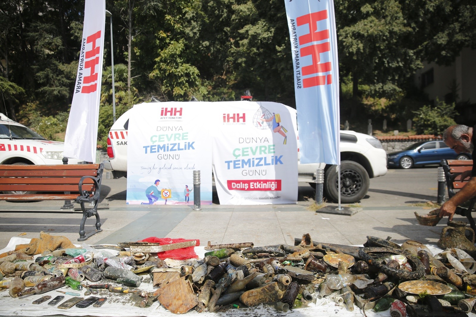 İHH Arama Kurtarma Ekibi Beykoz’da deniz temizliği yaptı