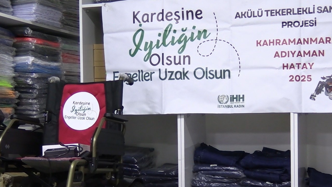 İHH deprem bölgelerinde 50 adet elektrikli tekerlekli sandalye dağıttı