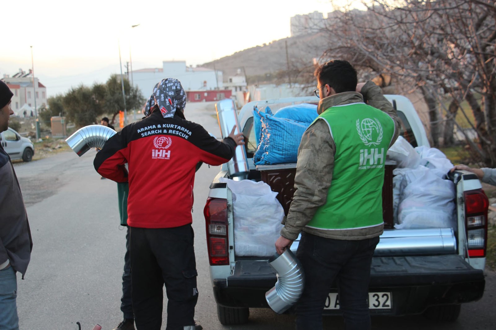 İHH deprem bölgelerinde 7 bin 21 kişiyle çalışıyor