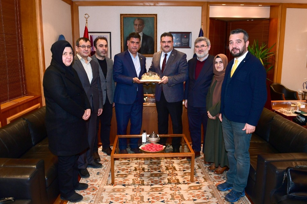 İHH Eskişehir’den Rektör Çomaklı’ya ziyaret 