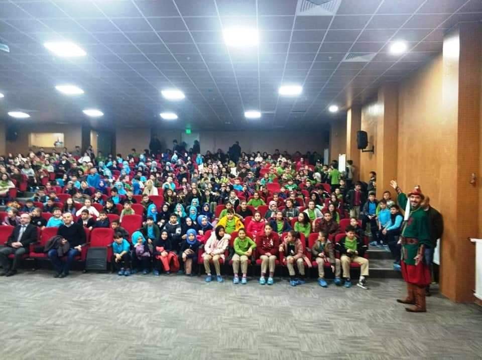 İHH Hisarcık’ta öğrencilere ‘Her Sınıfın Bir Yetim Kardeşi’ projesi tanıtıldı 